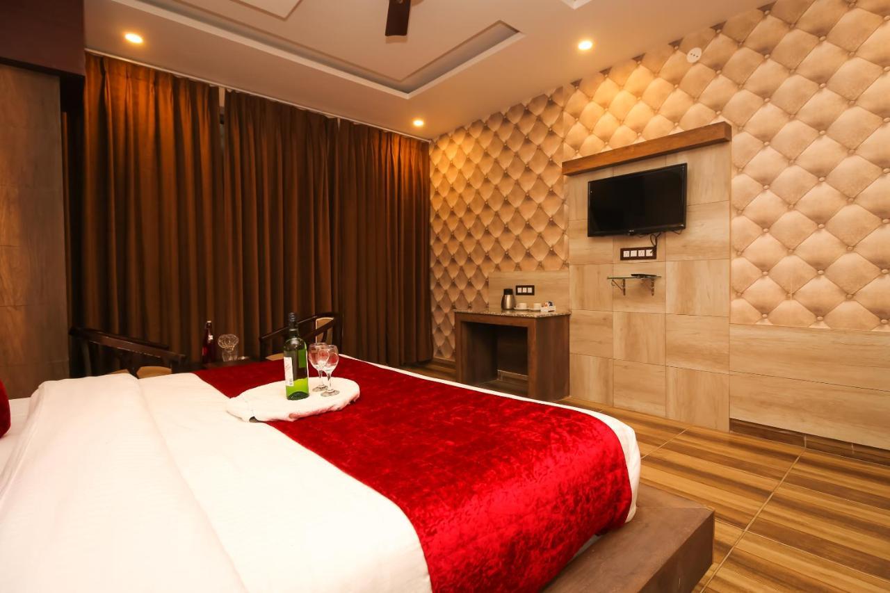 דרמסאלה Hotel King Castle מראה חיצוני תמונה