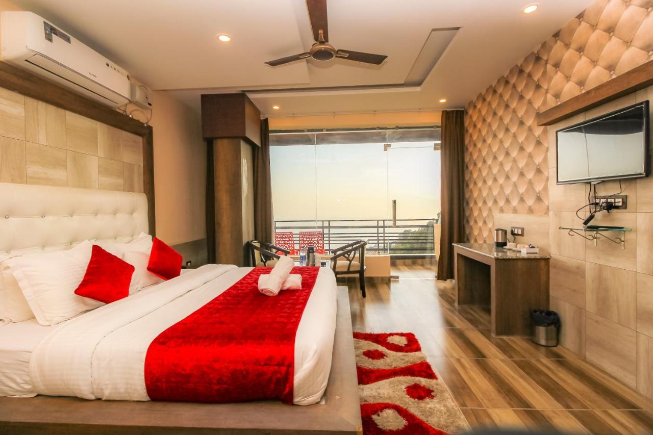 דרמסאלה Hotel King Castle מראה חיצוני תמונה